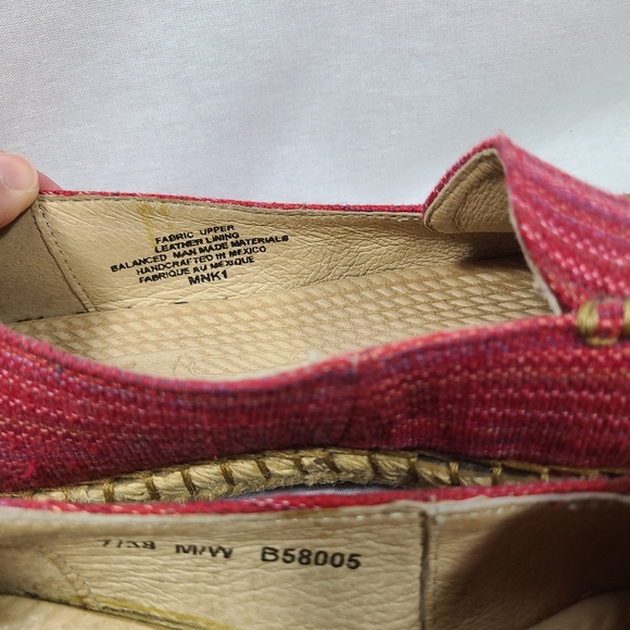 Womens BORN boho flats- Size 7 - Picture 4 of 6